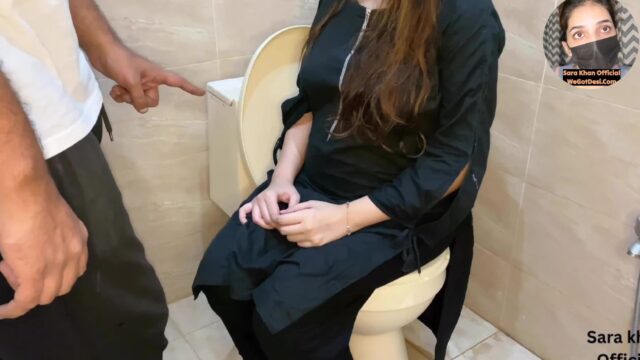 Pakistani Jeju Fuck Her Hot Latina Sali in the Toilet (Hindi Audio) Sarakhan Full Porn Video